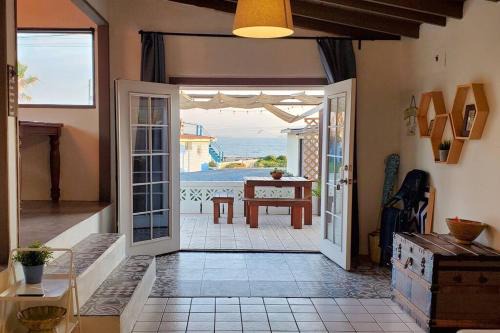 CASA SURF - BEACHFRONT LIVING