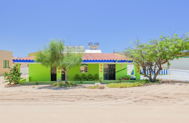 Casa Tres: Charming, quiet retreat near the sandy beach of Playa Encanto
