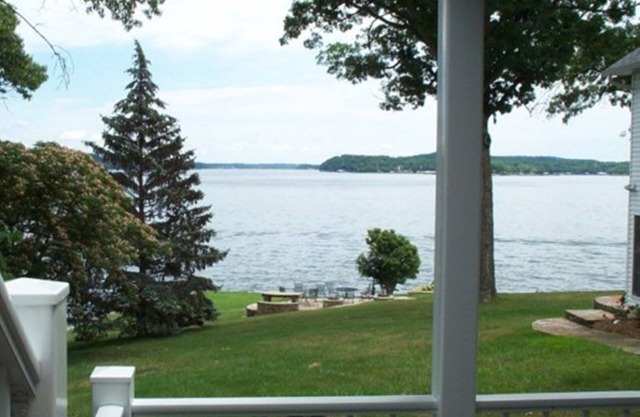 Casablanca - Newly Remodeled Family Home With Main Channel View of the Lake 7MM