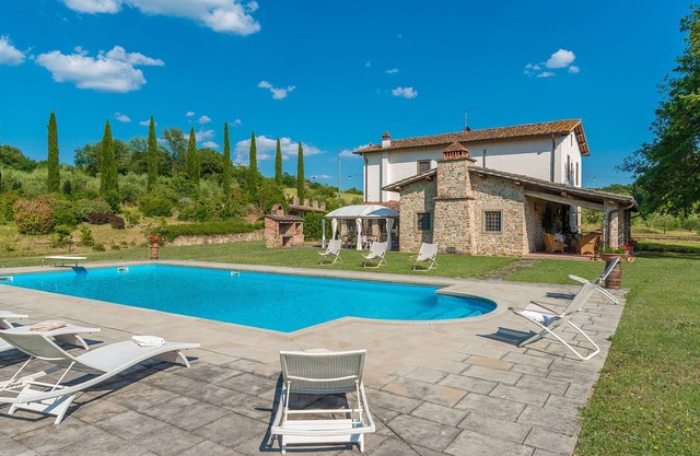 Casale La Splendida 10, Emma Villas