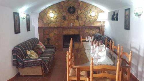 CASAS CUEVAS ELVIRA