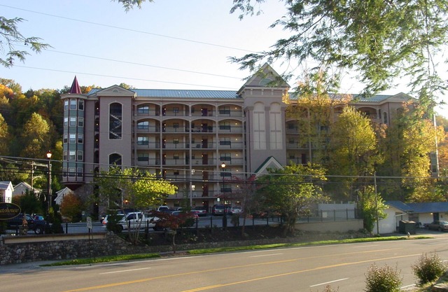 Cascading Creek/Gatehouse Condos/2BR/1st floor/no steps