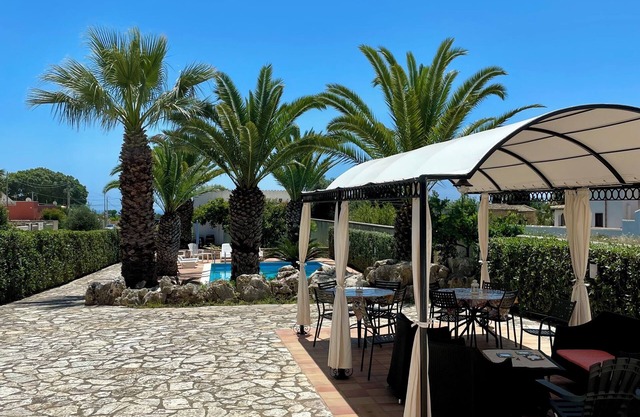 Case Selinuntine - apartments in villa with pool and garden in Selinunte