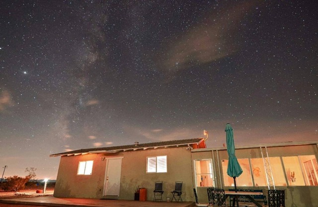 Casita Verde - Secluded Desert Getaway | Night Skies