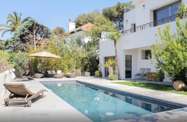 Cassis Modern Villa, Sea View, Heated Pool, 800m village and beach, Provence