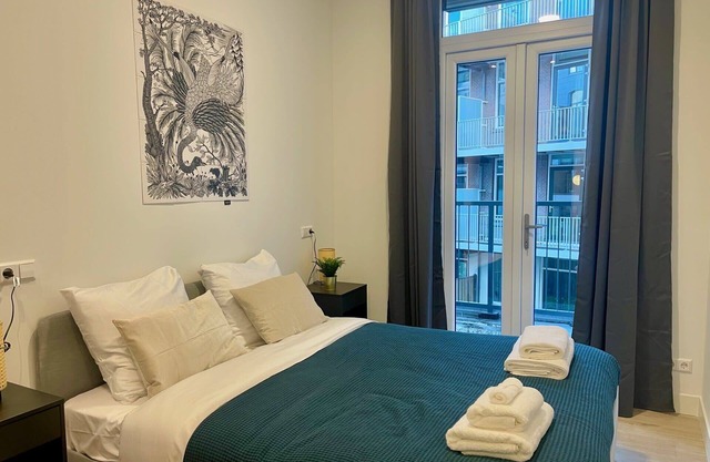 Catchy 1 Bedroom Serviced Apartment 51m2 -SS177C-