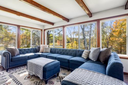 Catskills Delaware River Modern Colonial Getaway