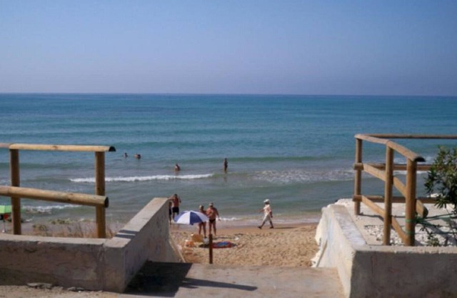 Caucana Vacanze 30 meters from the sea