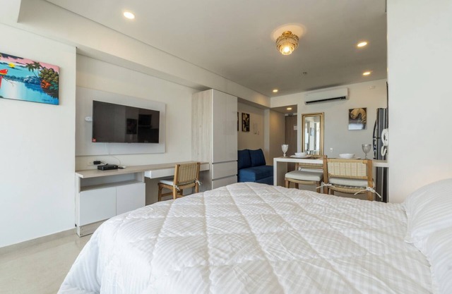CB LUXURY APARTASUIT -SEA VIEW -BEAUTIFUL SWIMMING POOL -NEAR THE AIRPORT -PARK.