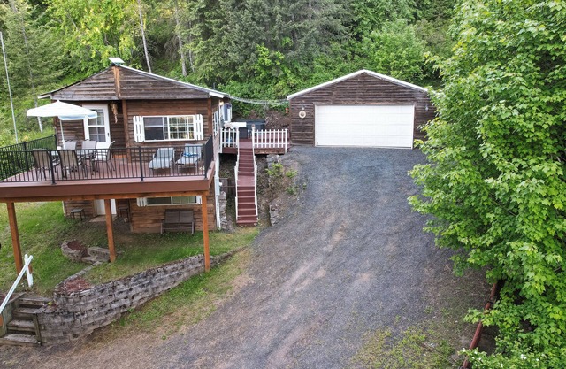 CDA Lake-Kayaks-Hot Tub-Boat Slip & More!