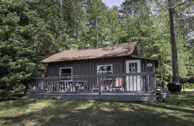 Cedaroma Lodge Cabin #6 Little St Germain Lake Northern Wisconsin Cabin