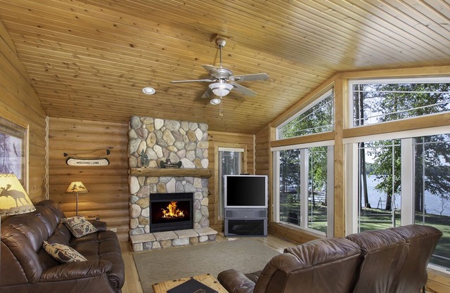 Cedaroma Lodge Lake Home Cabin #10