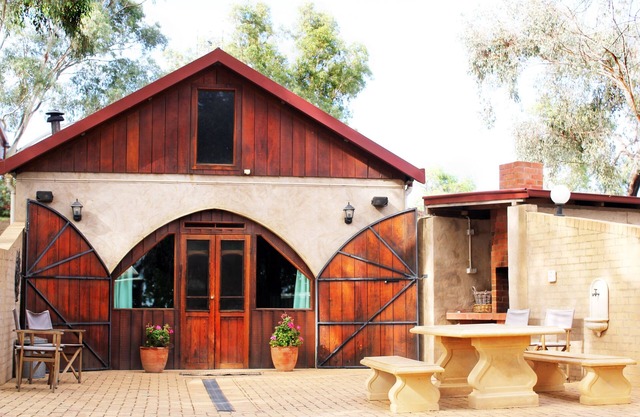 Cellar Guesthouse - Outback Cellar Dubbo
