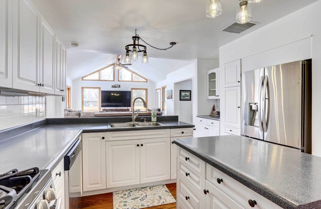 Centennial Home w/Game Room, 11 Mi to Downtown!