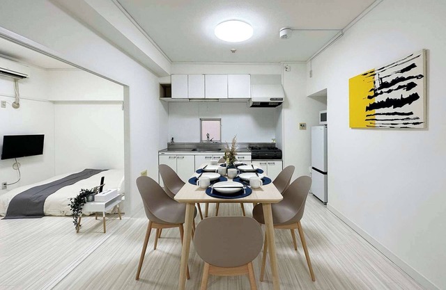 Central 3 BR Near Peace Park for 9 ppl