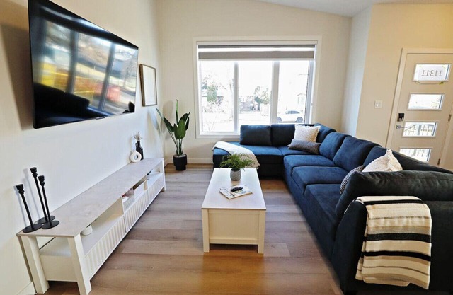 Central 3 Queen Beds|A/C|Double Garage|Disney+