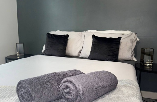 Central Apartment | Broadway Plaza | Smart TVs