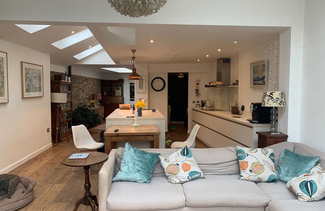 Central Cambridge, opposite Jesus Green with river views (new listing)