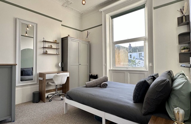 Central Flat (BRIGHTON)