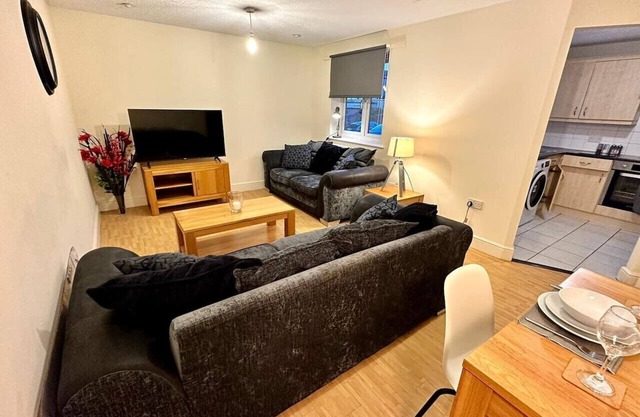Central Location*Long Stays Discounts*Wyvern