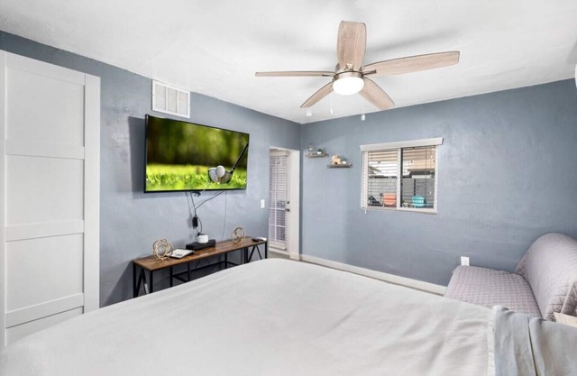 Central Phoenix Casita w/Beautiful Patio (Unit B)