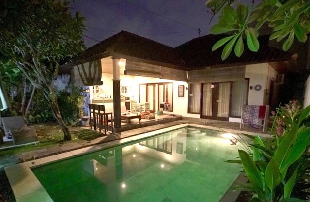 CENTRAL SEMINYAK 2BR MiCasa Villa-BIG PRIVATE POOL