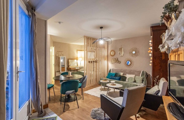 Central studio 2-4, equipped terrace, near spa and hikes