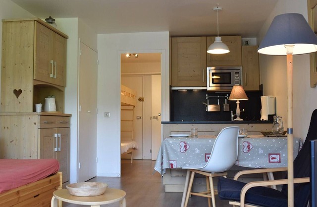Central Studio for 4 in Méribel with Balcony, Parking, and WiFi