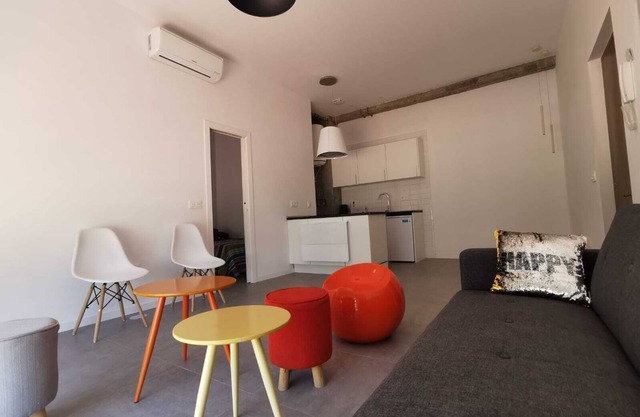Central Torremolinos: Loft Style flat by the pool