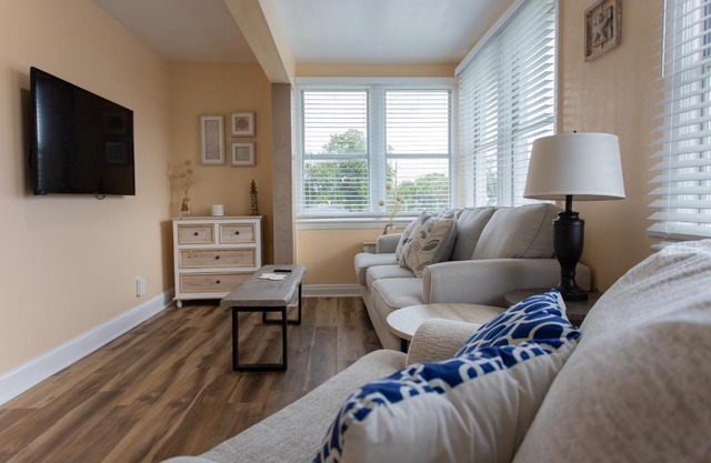 Centrally Located Two Bedroom Unit! Close to Everything!