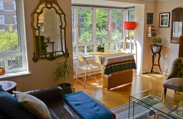 Centrally located 1 Bed Duplex Apt near West End with free secure parking