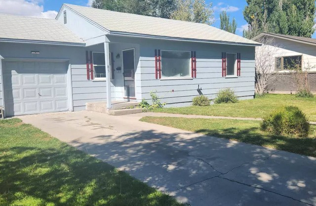 Centrally located Alamosa house - License No. 1430n