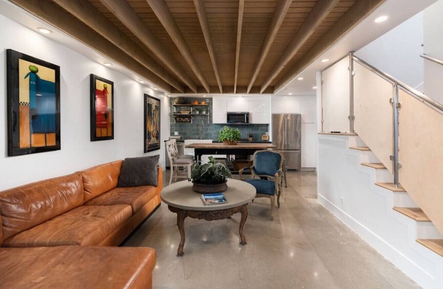 Centrally located, newly remodeled coastal elegance property with large outdoor living space
