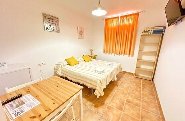 Centusur Nerja B2 - Room in the center of Nerja