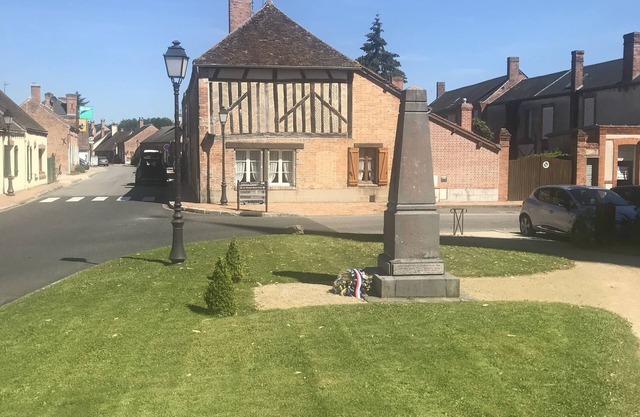 Château region/Sancerre Loire Valley large family house! Spacious w/courtyard!