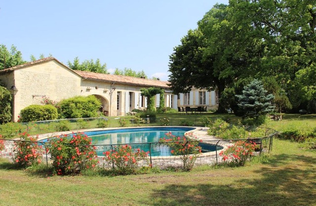 Château Rosemont - Grande maison familiale campagne dans le Médoc avec piscine et tennis à 15 mn Bordeaux
