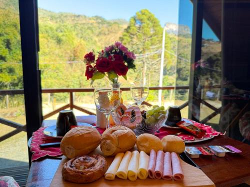 Chalé Embahu com Hidromassagem e Lareira