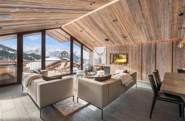 Chalet, view panoramic, sauna, terrace, fireplace or stove, parking, tv, ski locker, 180m²