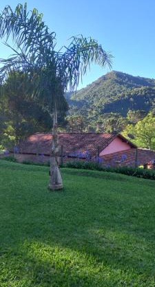 chales 03 canário fogo