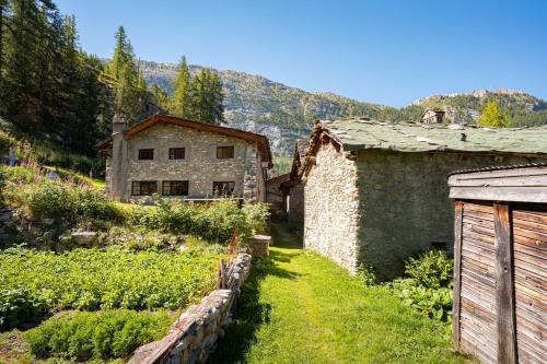 Chalet 1728 - La Reculaz - 2 minutes from Val D'isere by free shuttle bus