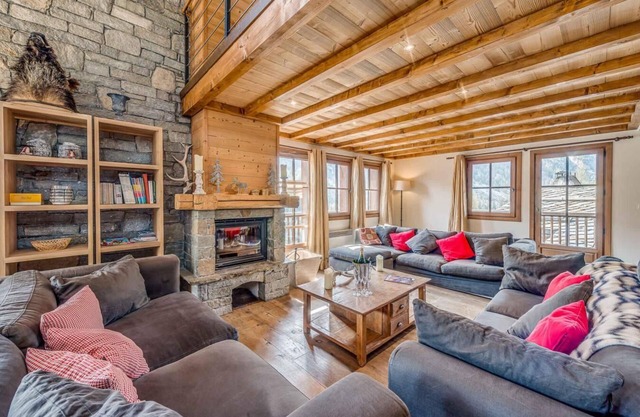 Chalet, 200m from ski slopes, view ski slopes, fitness, sauna, terrace, balcony, fireplace or stove