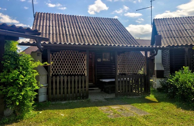 Chalet 68 Terme Čatež with Swimming tickets