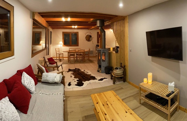 Chalet aux Carroz d'Arâches Domaine du Grand massif - sleeps 6