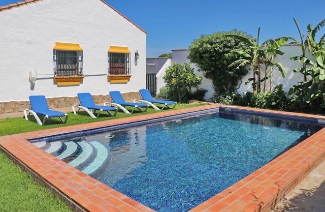 Chalet Dehesa Villa with private pool