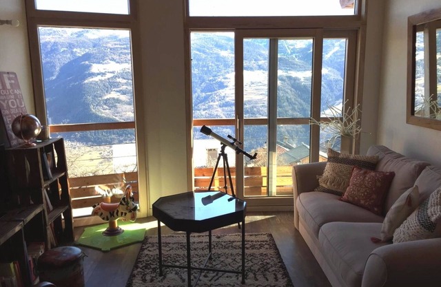 Chalet facing south with sunshine