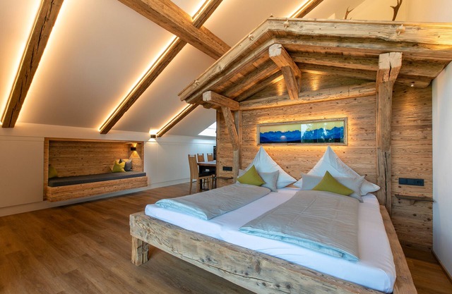 Chalet 'Hochsitz' with Mountain View, Wi-Fi and Air Conditioning