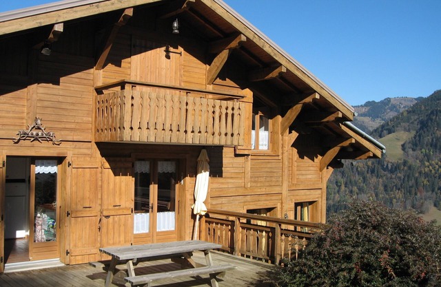 CHALET IN EXCEPTIONAL SITE 300 m FROM THE MECHANICAL HIGHWAYS