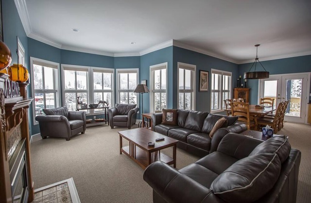 Chalet in Best Location, Ski in Ski out , only 100 Meters to Village
