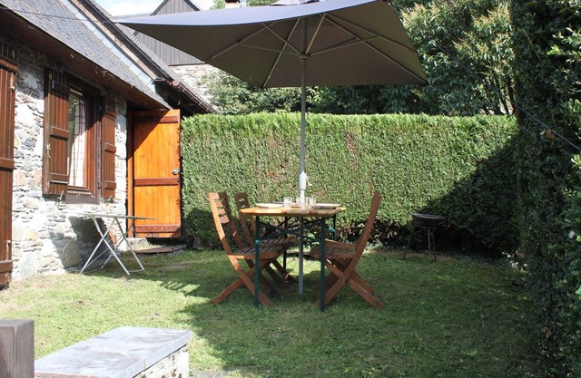 Chalet in Esterre / Luz Saint Sauveur, overlooking the valley, not overlooked.