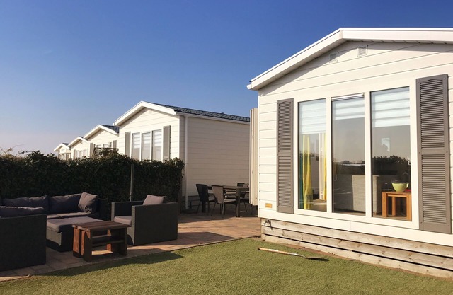 Chalet in the dune edge within walking distance of the beach